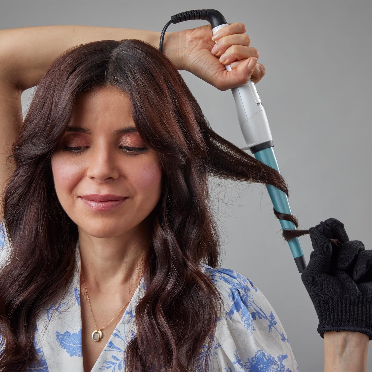 Remington Shine Therapy Curling Wand | Advanced Ceramic Coating Infused with Moroccan Argan Oil for Smooth, Shiny Curls – CI53W (White)