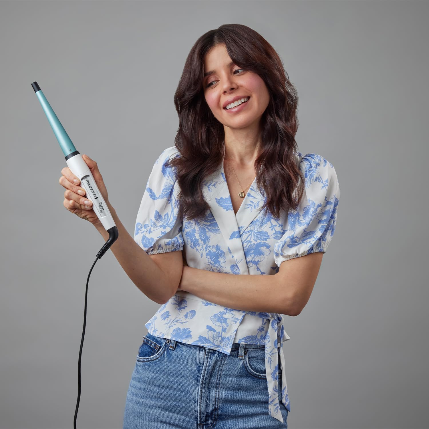 Remington Shine Therapy Curling Wand | Advanced Ceramic Coating Infused with Moroccan Argan Oil for Smooth, Shiny Curls – CI53W (White)