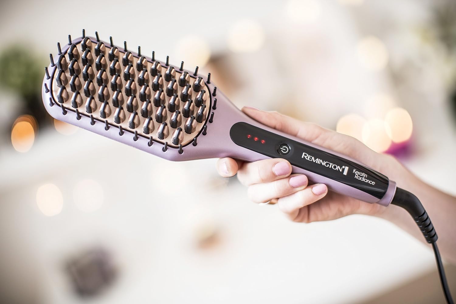 Remington Keratin Radiance Sleek & Smooth Heated Brush | Anti-Frizz Styling Tool with Advanced Ceramic & Keratin Coating | Quick Heat-Up & Shine Boost Technology – RECB7401