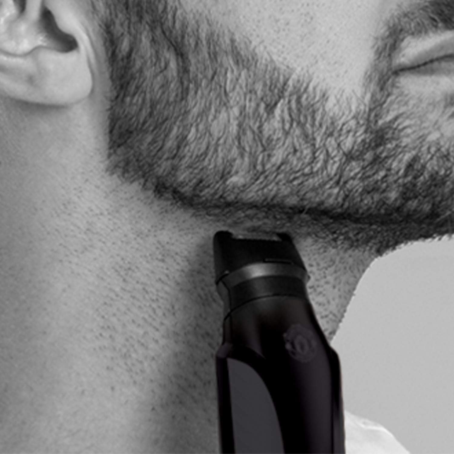 Remington Manchester United G4 Graphite Series Groomer | 9-in-1 Multi Grooming Kit for Face & Body | Cordless Use – PG4005